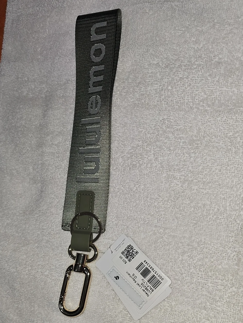 Lululemon Never Lost Keychain! Bayleaf And Light Ivory!! Nwts